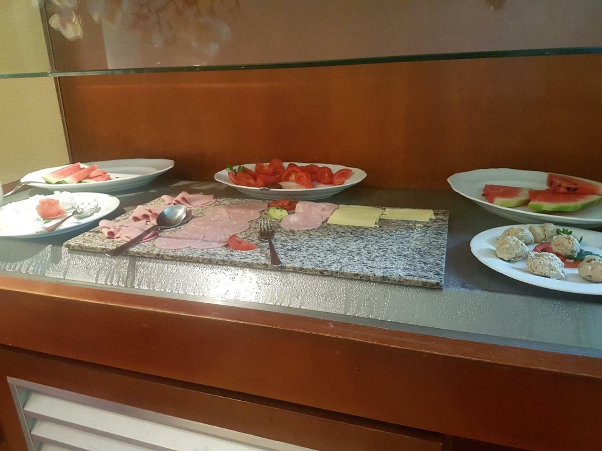 Villa Luka Brela Bagian luar foto
