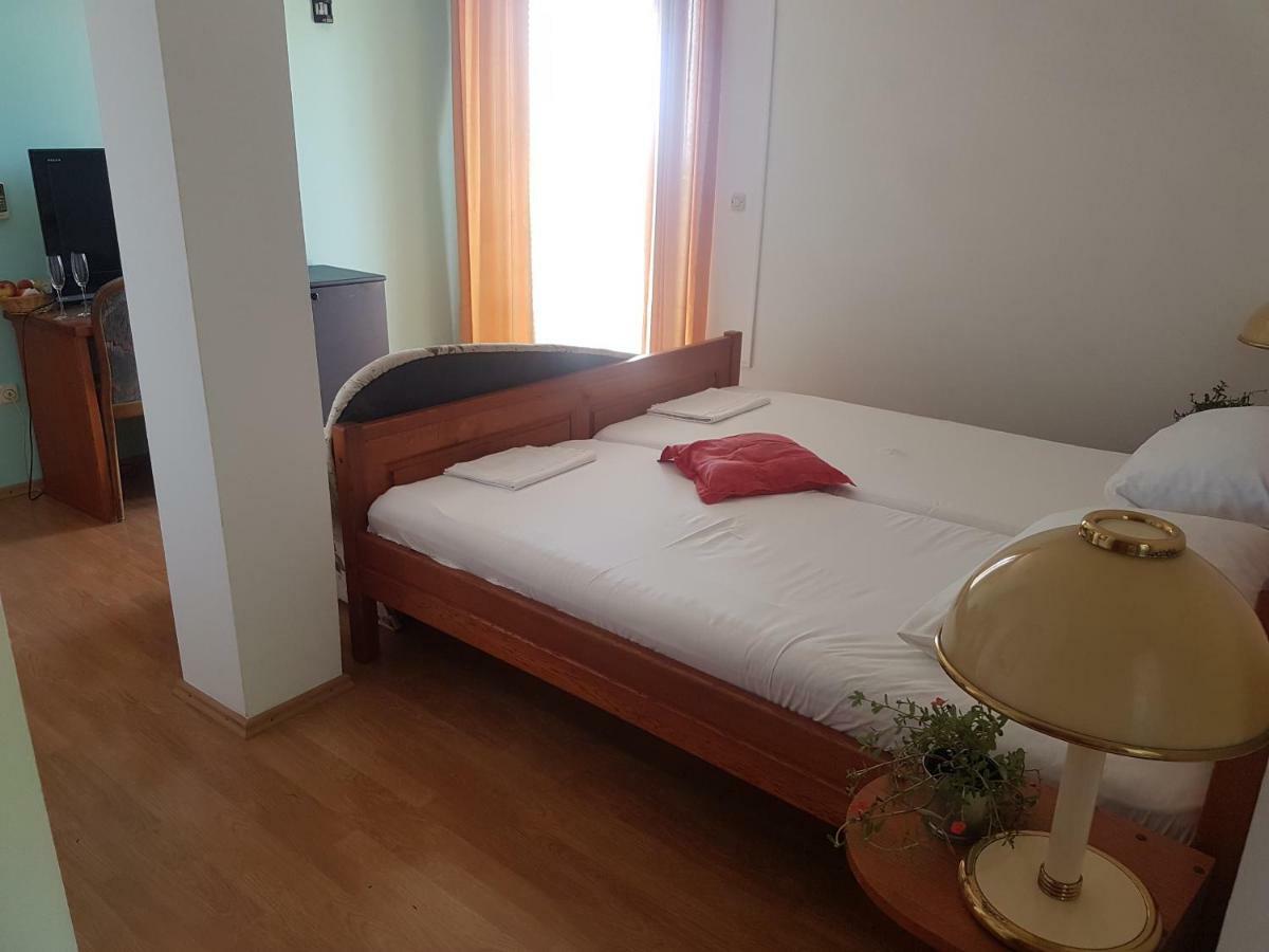 Villa Luka Brela Bagian luar foto