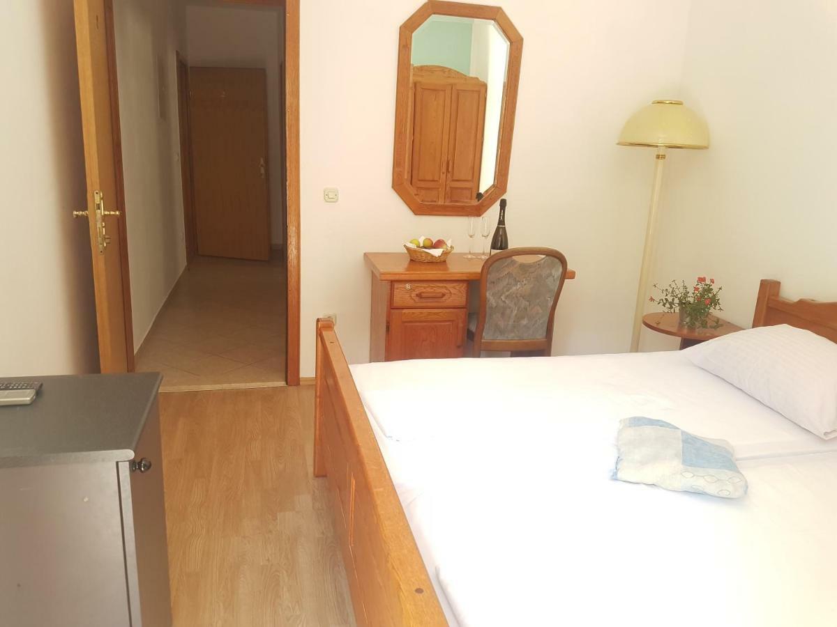 Villa Luka Brela Bagian luar foto